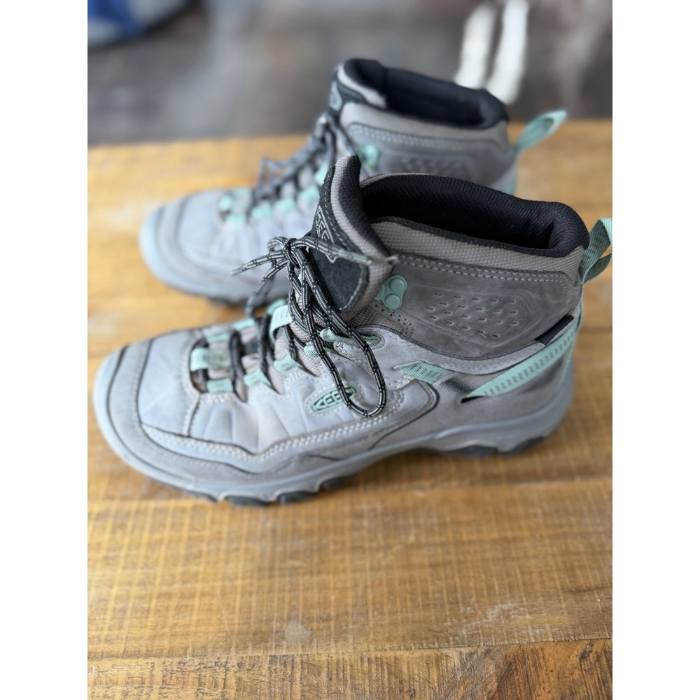 Woman's Hiking KEEN Targhee 4 Mid Height Durable Comfortable Waterproof Size‎ 10